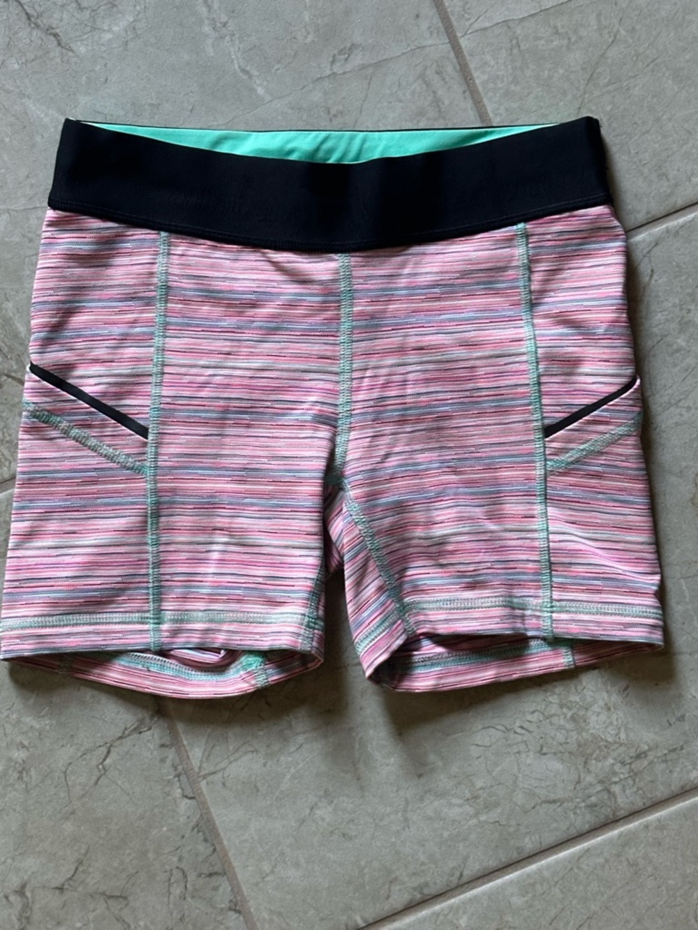 Lululemon shorts leggings pink stripe 4 athletic side pockets running yoga bike